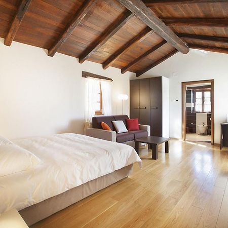 Villa Poropati, Groznjan, Istria - Luxury Countryside Estate For Up To 19 Persons - Large Pool Of 80M2 With Kids Section Ngoại thất bức ảnh