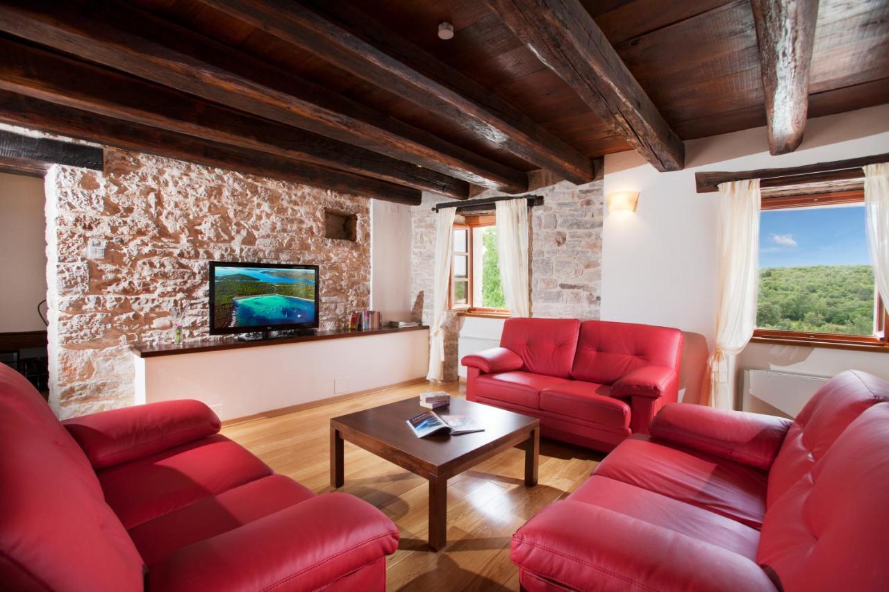 Villa Poropati, Groznjan, Istria - Luxury Countryside Estate For Up To 19 Persons - Large Pool Of 80M2 With Kids Section Ngoại thất bức ảnh